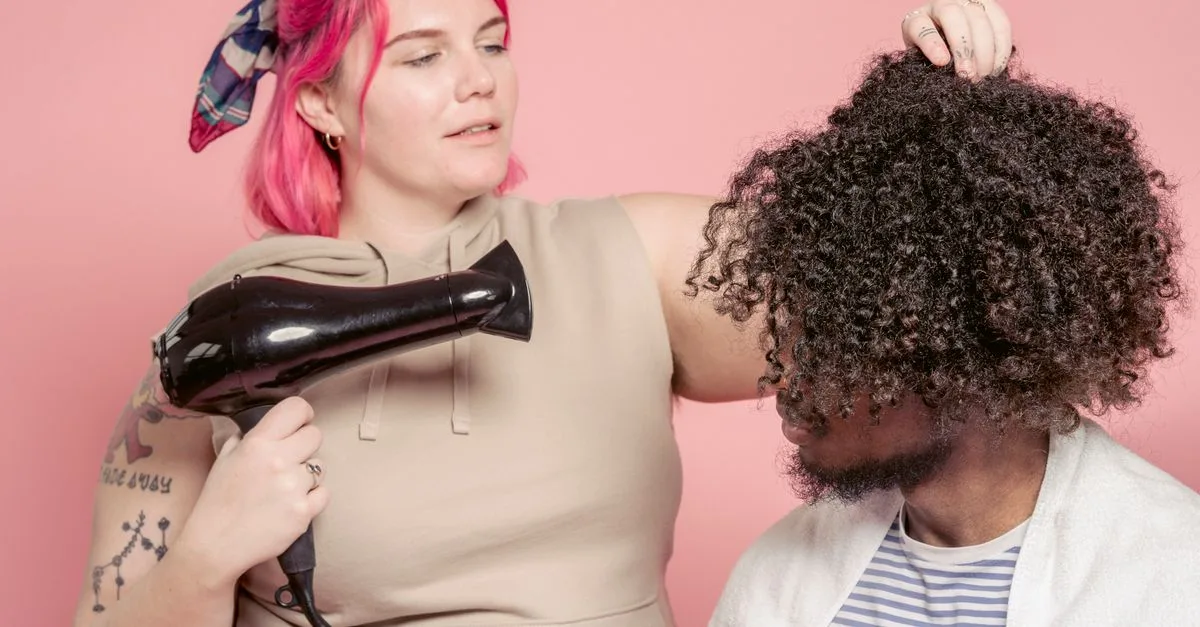 découvrez nos conseils et produits innovants pour des soins capillaires adaptés à tous types de cheveux, pour une chevelure saine et éclatante.